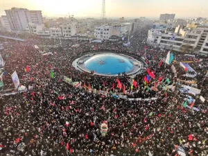 Mourners gather to pay homage to top Iranian military commander Qasem Soleimani, after he was killed in a US strike in Baghdad, in the capital Tehran on January 6, 2020. Atta KENARE / AFP