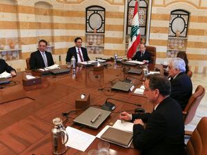 Lebanese President Michel Aoun (C) heads the first meeting of Prime Minister Hassan Diab's (3rd-L) newly constituted government at the presidential palace in Baabda east of capital Beirut on January 22, 2020. (AFP/ File Photo)