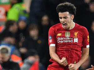 جونز يحتفل بهدفه المميز