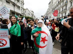 القبض على إرهابي قبل تنفيذه عملية انتحارية وسط المظاهرات في العاصمة الجزائر