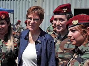 وزيرة الدفاع الألمانية أنيجريت كرامب-كارنباور