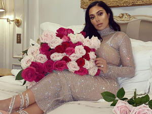 The beauty guru announced the news Sunday on her Instagram accounts. 