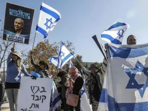 Israel’s Prime Minister Benjamin Netanyahu to seek parliamentary immunity from prosecution over corruption charges (Twitter)