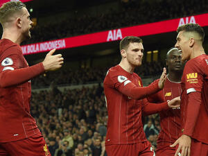 فيرمينو (يمين) يقود الريدز للفوز