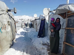 الاف اللاجئين بلا مأوى