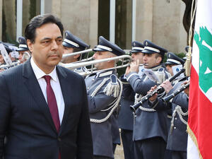 يواجه لبنان المثقل بالديون أزمة مالية ويتعين عليه البت سريعا 