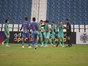 التعادل سيد الموقف بين الشرطة واستقلال طهران