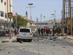Roadside bomb kills 3 soldiers (Twitter)