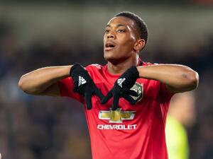 مارسيال يحتفل بهدفه