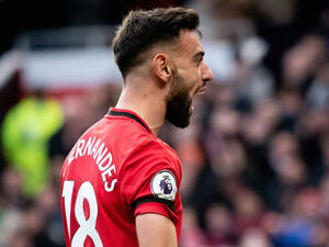 فيرنانديش يحتفل بهدفه