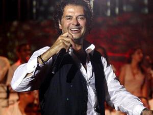 Alama didn't forget to share some love with the children (source: @raghebalama Instagram)