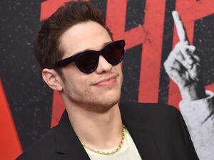 RuPaul gives Pete Davidson a drag makeover on 'SNL'