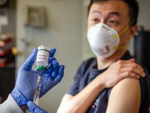 الأقنعة المعروضة للبيع في إيطاليا تم إنتاجها في مدينة ووهان الصينية