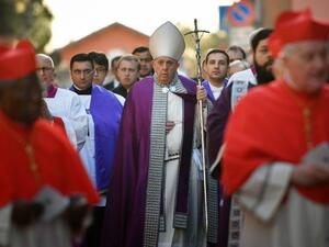Pope Francis as arrives to leads the Ash Wednesday mass which opens Lent, the forty-day period of abstinence and deprivation for Christians before Holy Week and Easter, on February 26, 2020, at the Santa Sabina church in Rome. Alberto PIZZOLI / AFP