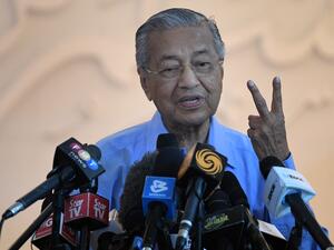 Malaysia's interim Prime Minister Mahathir Mohamad gestures during a press conference in Kuala Lumpur on March 1, 2020, after Muhyiddin Yassin was appointed as Malaysia's next prime minister by the king. Malaysia's political crisis deepened after 94-year-old Mahathir Mohamad rejected a decision by the king to pick his rival Muhyiddin as the next prime minister, insisting he had enough backing to return to the role. Mohd RASFAN / AFP