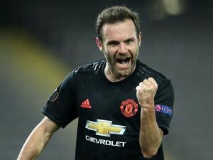 ماتا يحتفل بهدفه