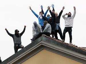 Six prisoners die in riots at a prison in Modena (Twitter)