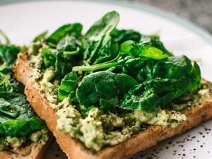 سلطة الافوكادو بالبيض