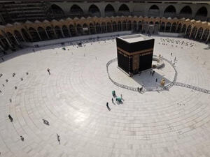 السماح بفتح المطاف للطائفين من غير المعتمرين