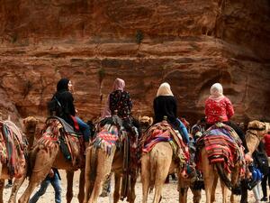 Women’s Expeditions (Shutterstock)