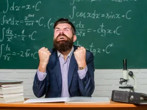 من الأفضل ألا تترك عملك قبل أن تجد آخر