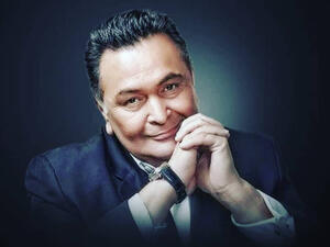 Bollywood Actor Rishi Kapoor Dies Aged 67 .. and Sonam Kapoor Apologizes to Him!