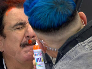 Ramez Galal Dyes Saudi Actor Hassan Assiri's Mustache Red in Ramez Majnon Rasmi | Episode 5