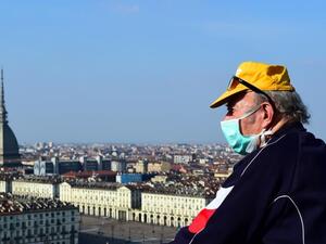 حتى صباح الخميس، تجاوز عدد مصابي كورونا حول العالم مليونين و84 ألفاً