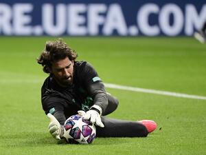 أليسون بيكر