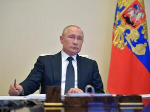 Russian President Vladimir Putin chairs a video conference meeting with heads of Russia's regions over the COVID-19 coronavirus situation, at the Novo-Ogaryovo state residence outside Moscow on April 28, 2020. Alexey DRUZHININ / SPUTNIK / AFP