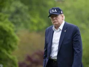 US President Donald Trump walks from Marine One to the White House on May 3, 2020 in Washington, DC after returning from Camp David. Donald Trump will wrap himself in the mantle of America's arguably greatest president with a television extravaganza later Sunday at the Lincoln Memorial meant to leave the coronavirus crisis behind and relaunch his election campaign. Andrew CABALLERO-REYNOLDS / AFP