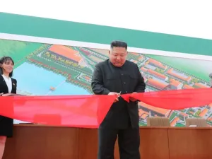 Kim Jong-un  (Twitter)