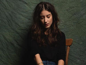 Hazal Kaya Wears Hijab! No Wait, That Is Only Her Egyptian Lookalike.. Check Her Out