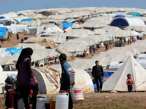 حالات تسمم غذائي في مخيم للنازحين بمنطقة دير حسان شمال إدلب