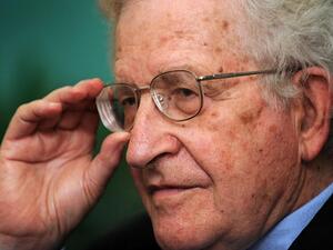  الفيلسوف الأمريكي البارز نعوم شومسكي