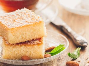 كيكة بالسميد وجوز الهند