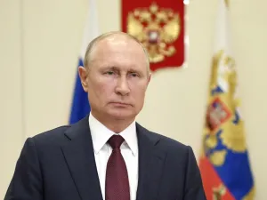 Russian President Vladimir Putin congratulates military and civilian personnel and veterans of the Border Guards Service on Border Guard's Day, at his Novo-Ogaryovo state residence, outside Moscow on May 28, 2020. Alexey NIKOLSKY / Sputnik / AFP