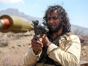 A Saudi-backed militant prepares to fire a rocket propelled grenade in the Yemeni city of Ta'izz during clashes with Houthi fighters, April 16, 2017. (Photo by AFP)
