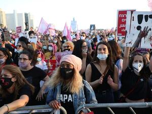 Thousands protest violence against women in Tel Aviv (Twitter)