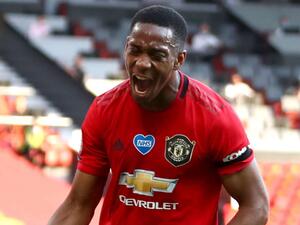 مارسيال يقود مانشستر يونايتد لفوز كبير