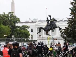 تمثال آندرو جاكسون، سابع رؤساء البلاد