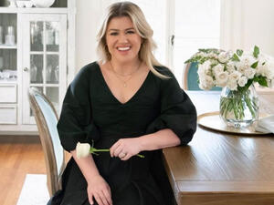 he 38-year-old singer praised Adele's ability to be like a "force" when she walks in the room.