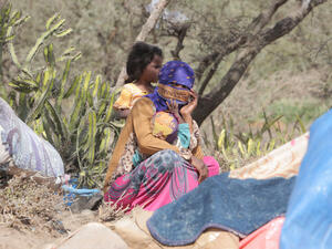 Yemeni women live in the open after being displaced from their homes due to the war in Taiz. (Shutterstock/ File Photo)