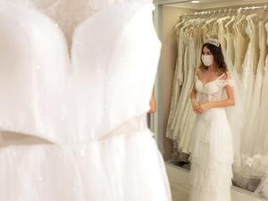 Turkey is allowing marriages on July 1st, after several months of banning due to the novel coronavirus (COVID-19), but the protective mask stay obligatory for the brides as well as for the guests. Feeling the trend, Turkish designers are now creating masks to match the dresses, combining protection and chic. Yasin AKGUL / AFP