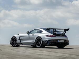 سيارة Mercedes-AMG GT Black Series الجديدة