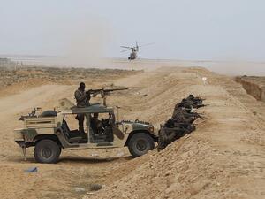 قوات تونسية على الحدود مع ليبيا