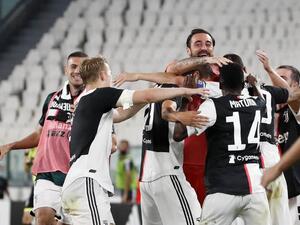 لاعبو يوفنتوس يحتفلون بالفوز