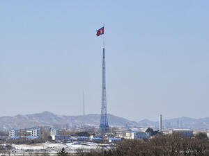 عزل مدينة كايسونغ الحدودية