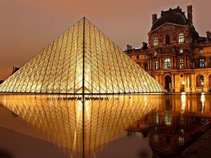 Paris' Louvre Museum (pixabay)