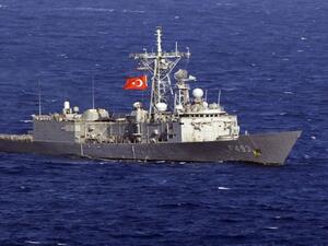 سفينة حربية تركية